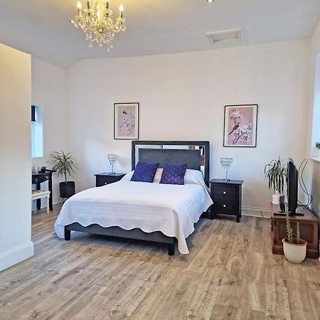 Apartament The Kings Denbigh Zewnętrze zdjęcie