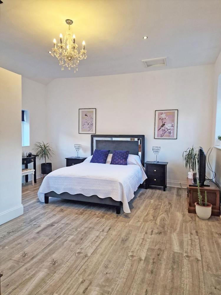 Apartament The Kings Denbigh Zewnętrze zdjęcie